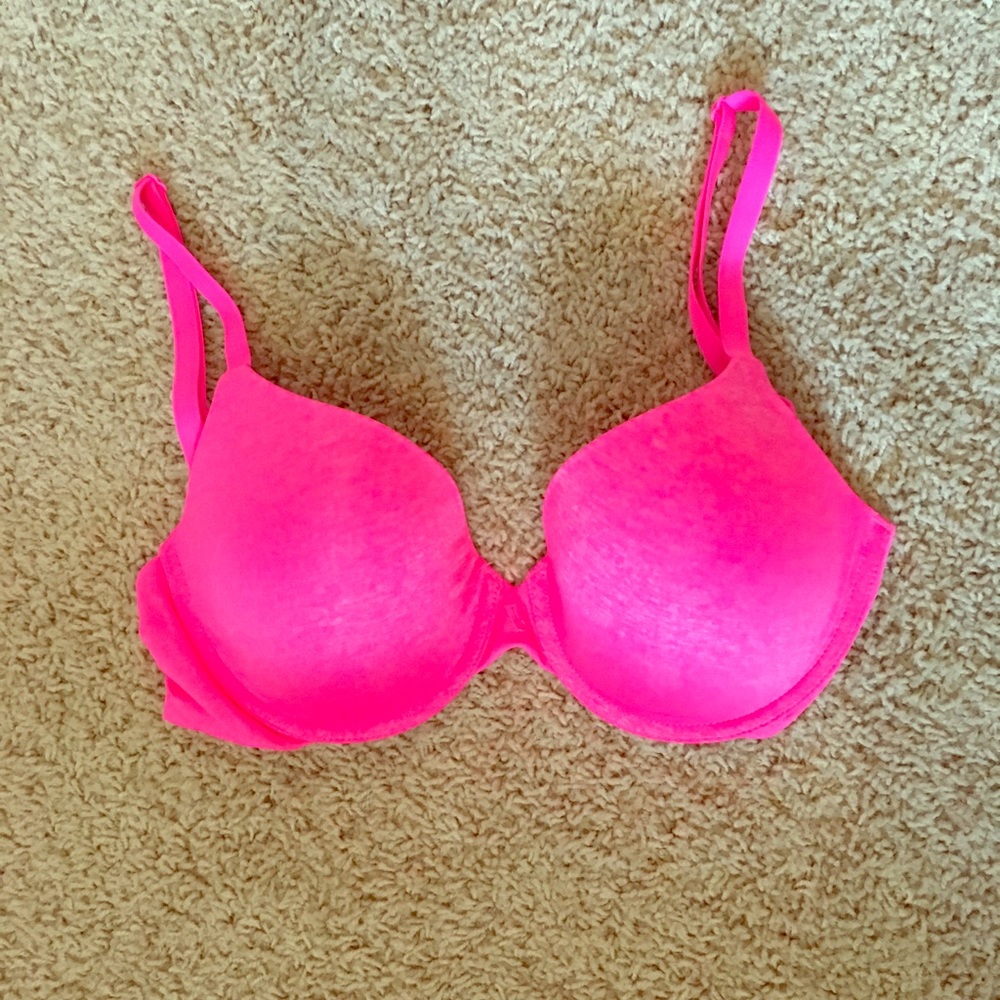 Victoria Secret Pink Tee Shirt Bra🌸